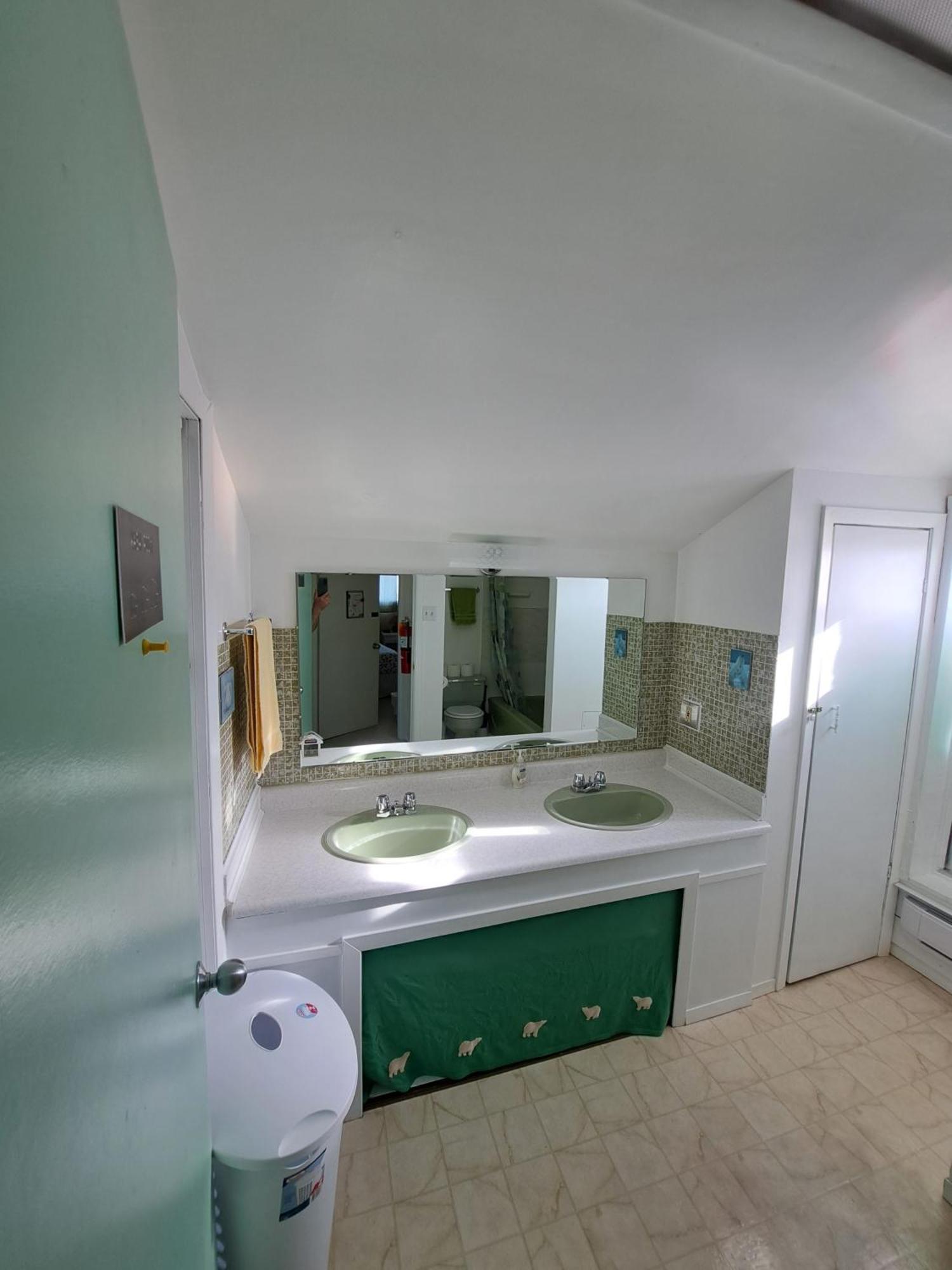 Polar Bear Bed And Breakfast Чърчил Екстериор снимка